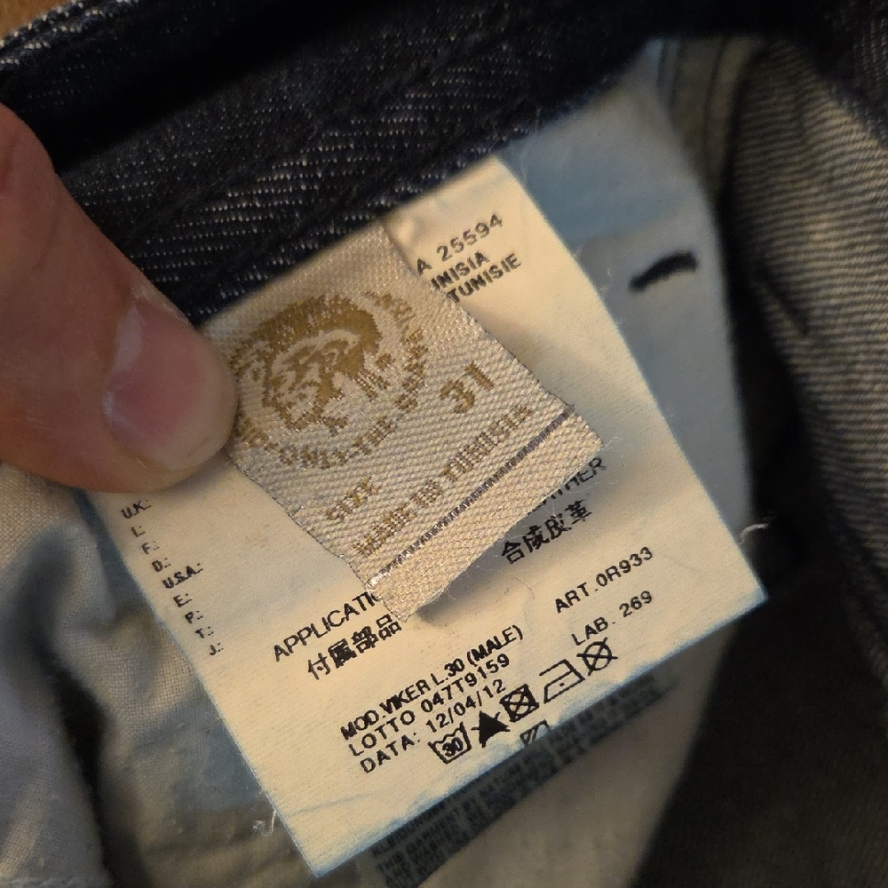 Diesel Men's Deep Indigo Straight Jeans - Picture 8 of 11
